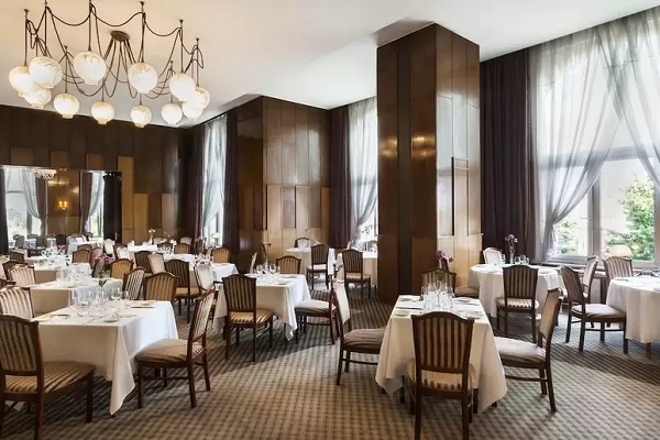 origineel overnachten Boedapest hotel Gellert Danubius