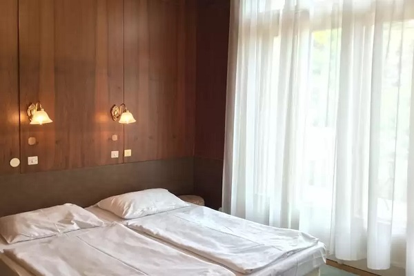 origineel overnachten Boedapest hotel Gellert Danubius