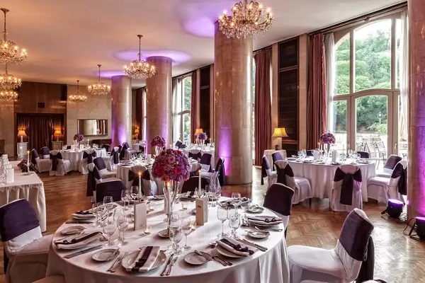 origineel overnachten Boedapest hotel Gellert Danubius