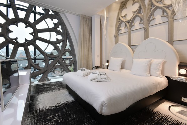 romantisch overnachten klooster bergen hotel