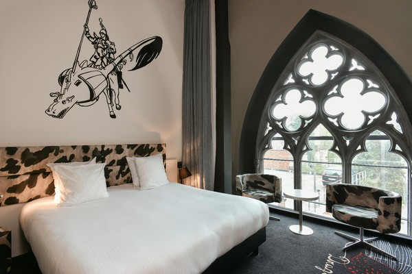 romantisch overnachten klooster bergen hotel