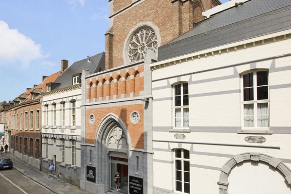 romantisch overnachten klooster bergen hotel