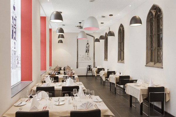 romantisch overnachten klooster bergen hotel