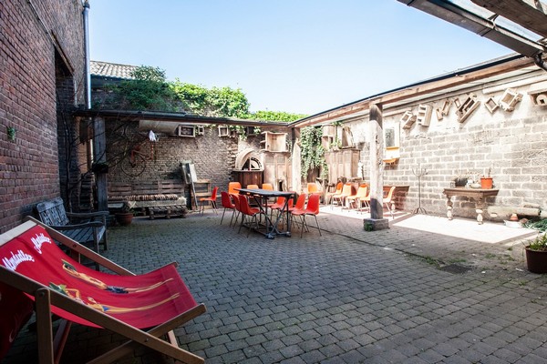indoor camping hostel gent citytrip