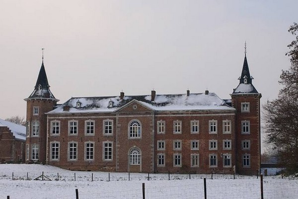 origineel overnachten kasteel belgie limburg alpaca