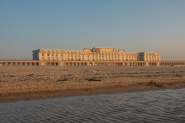 uniek overnachten thermae palace oostende