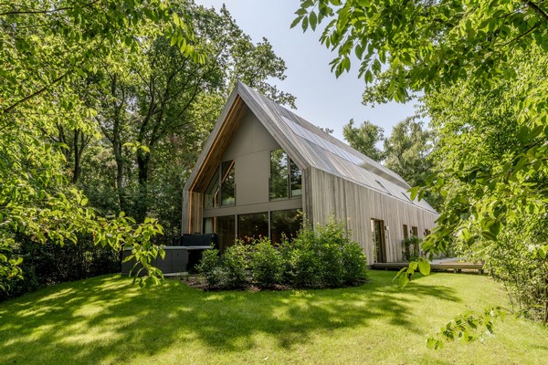 Bijzonder overnachten Limburg Woodz Lodges